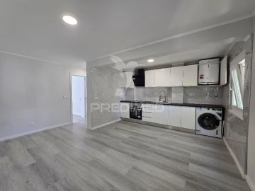 Apartamento T3 para Venda em Laranjeiro e Feijó