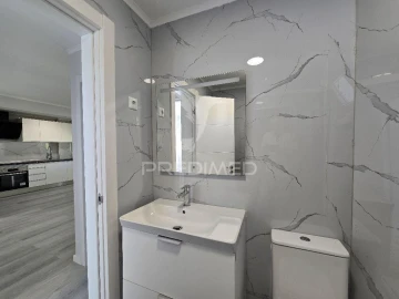Apartamento T3 para Venda em Laranjeiro e Feijó