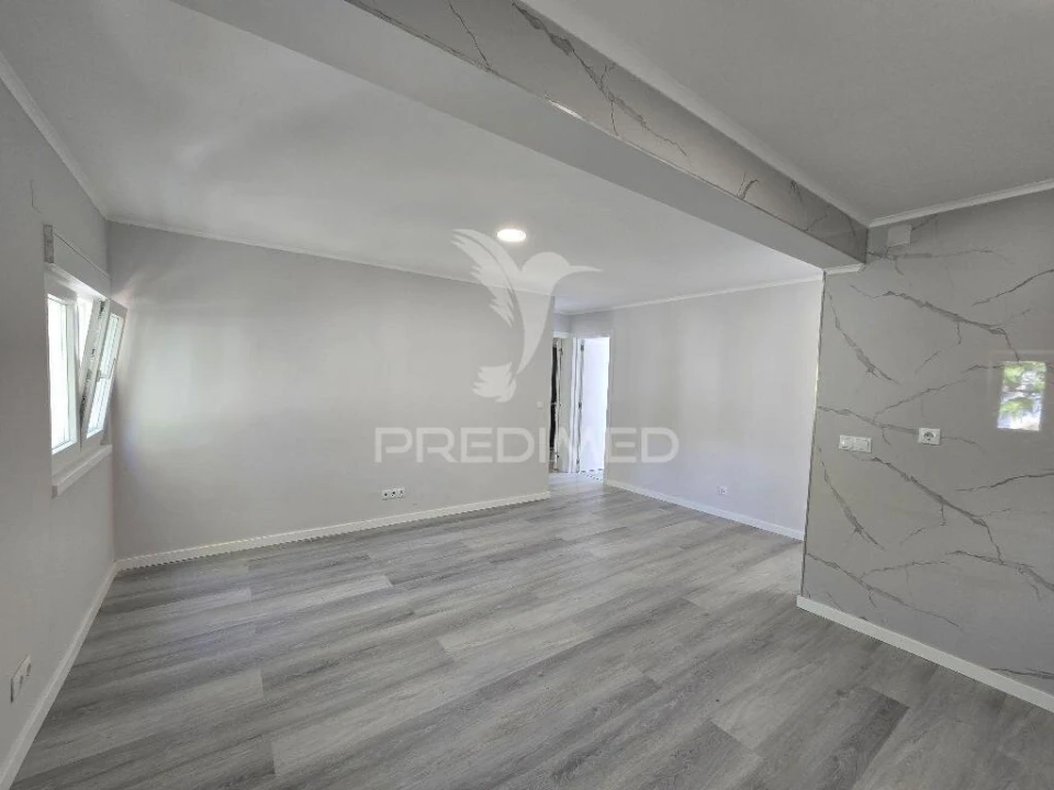 Apartamento T3 para Venda em Laranjeiro e Feijó Foto 3