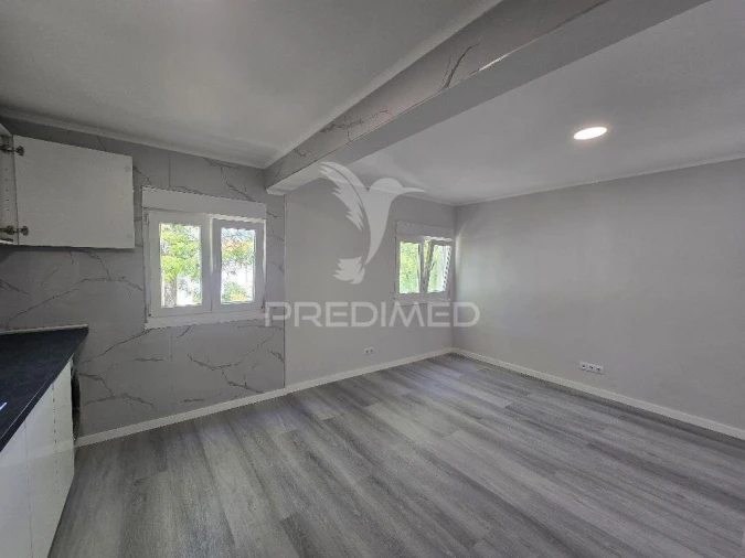 Apartamento T3 para Venda em Laranjeiro e Feijó Foto 4