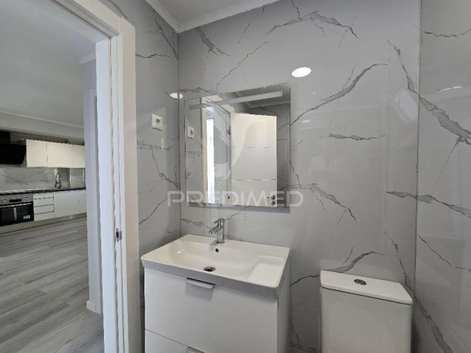 Apartamento T3 para Venda em Laranjeiro e Feijó Foto 16