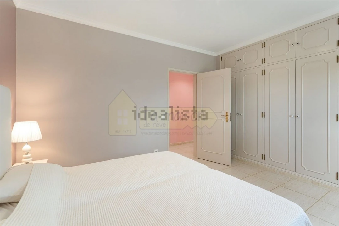Moradia T4 para Venda em Almancil Foto 19