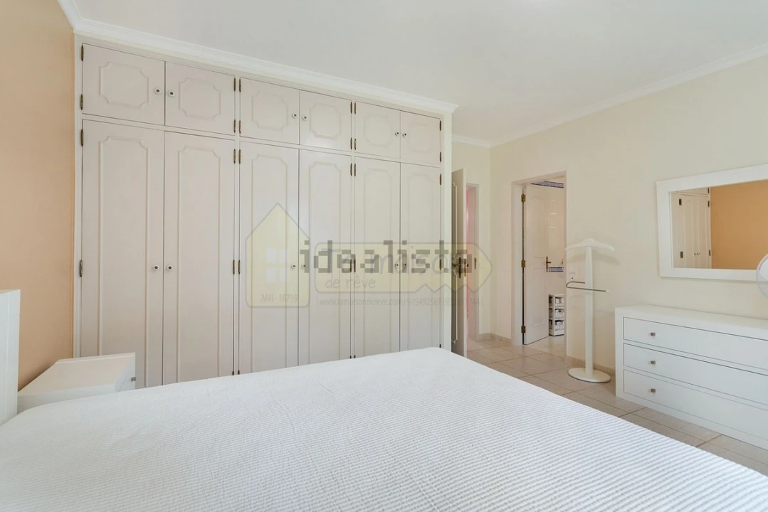 Moradia T4 para Venda em Almancil Foto 21