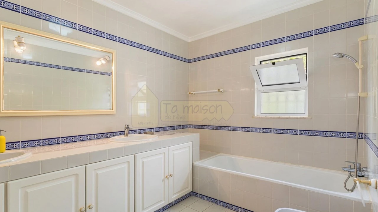 Moradia T4 para Venda em Almancil Foto 41