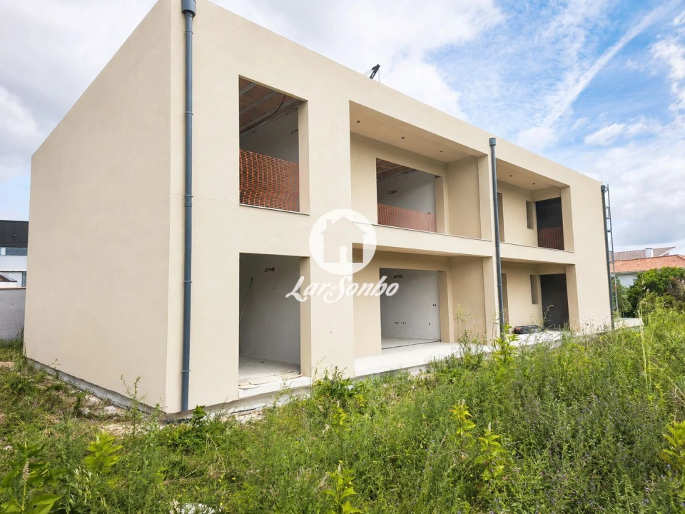 Apartamento T2 para Venda em Manhente Foto 1