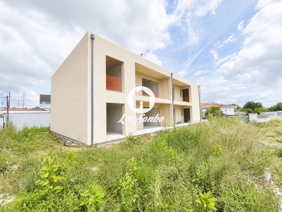 Apartamento T2 para Venda em Manhente Foto 1
