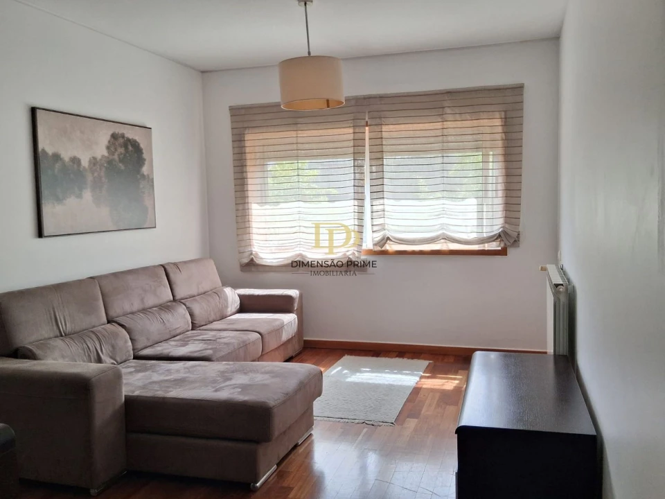 Apartamento T2 para Arrendamento em Pedrouços Foto 1