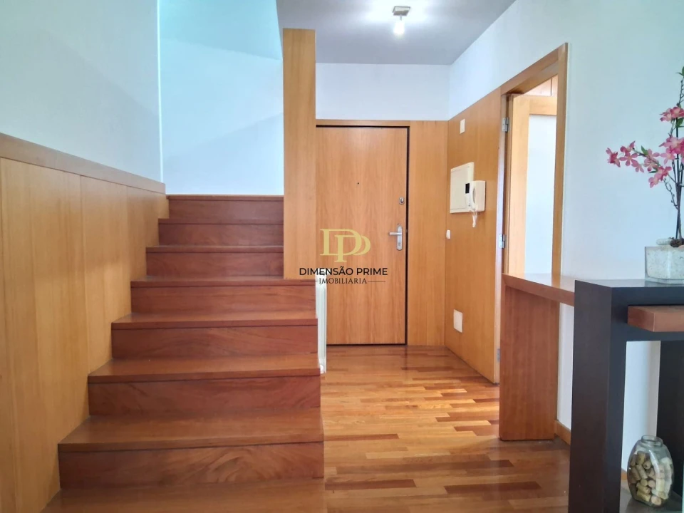 Apartamento T2 para Arrendamento em Pedrouços Foto 5