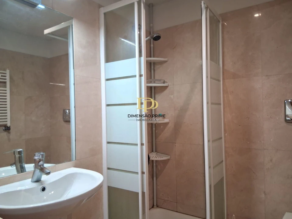 Apartamento T2 para Arrendamento em Pedrouços Foto 16