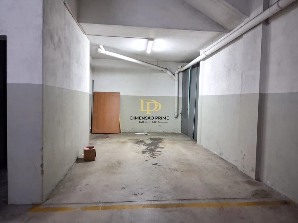 Apartamento T2 para Arrendamento em Pedrouços Foto 21