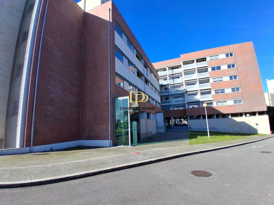 Apartamento T2 para Arrendamento em Pedrouços Foto 22