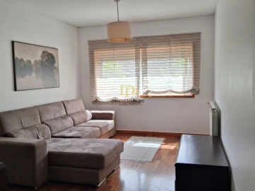 Apartamento T2 para Arrendamento em Pedrouços