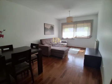 Apartamento T2 para Arrendamento em Pedrouços