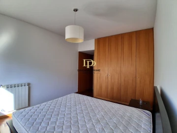 Apartamento T2 para Arrendamento em Pedrouços