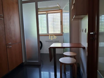 Apartamento T2 para Arrendamento em Pedrouços
