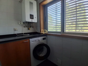 Apartamento T2 para Arrendamento em Pedrouços