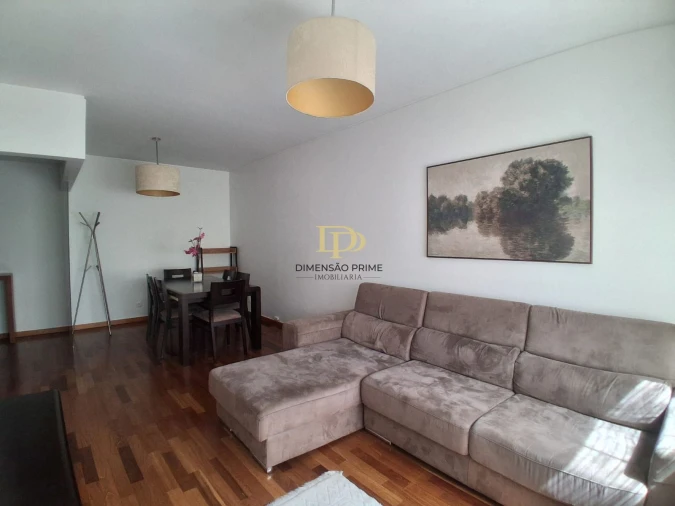Apartamento T2 para Arrendamento em Pedrouços Foto 2