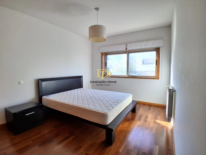 Apartamento T2 para Arrendamento em Pedrouços Foto 11