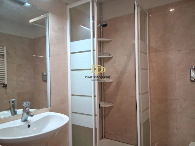 Apartamento T2 para Arrendamento em Pedrouços Foto 16