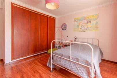 Moradia T4 para Venda em Santo Antonio da Charneca