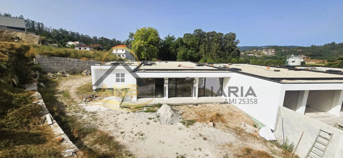 Moradia T3 para Venda em Cepães e Fareja Foto 4