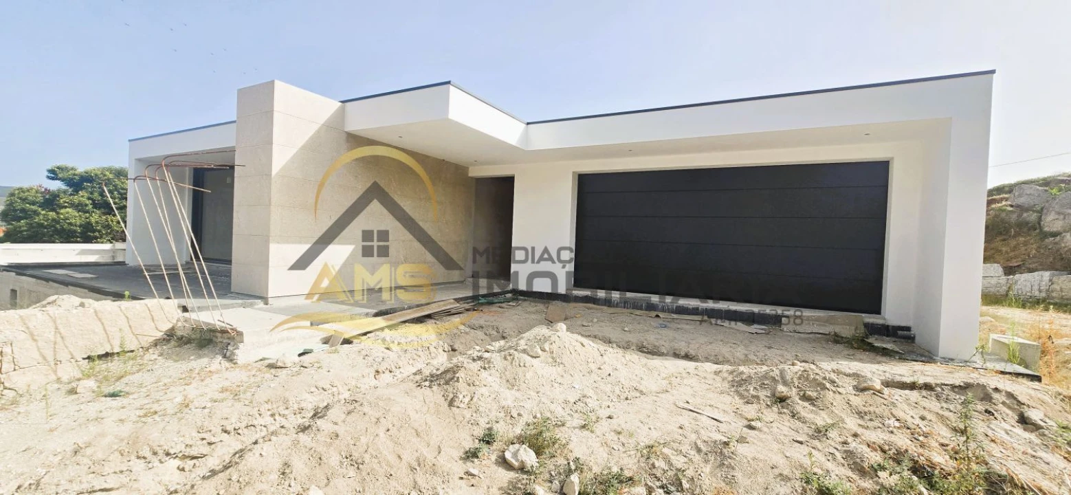 Moradia T3 para Venda em Cepães e Fareja Foto 1