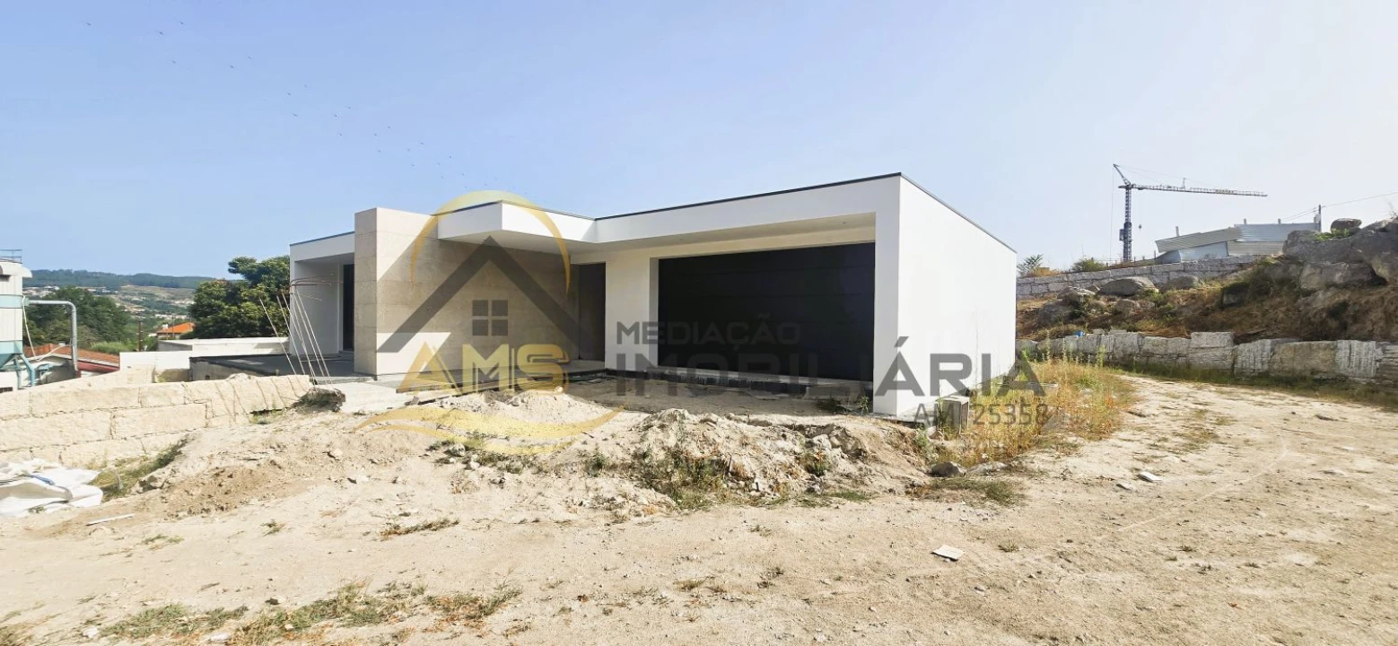 Moradia T3 para Venda em Cepães e Fareja Foto 2