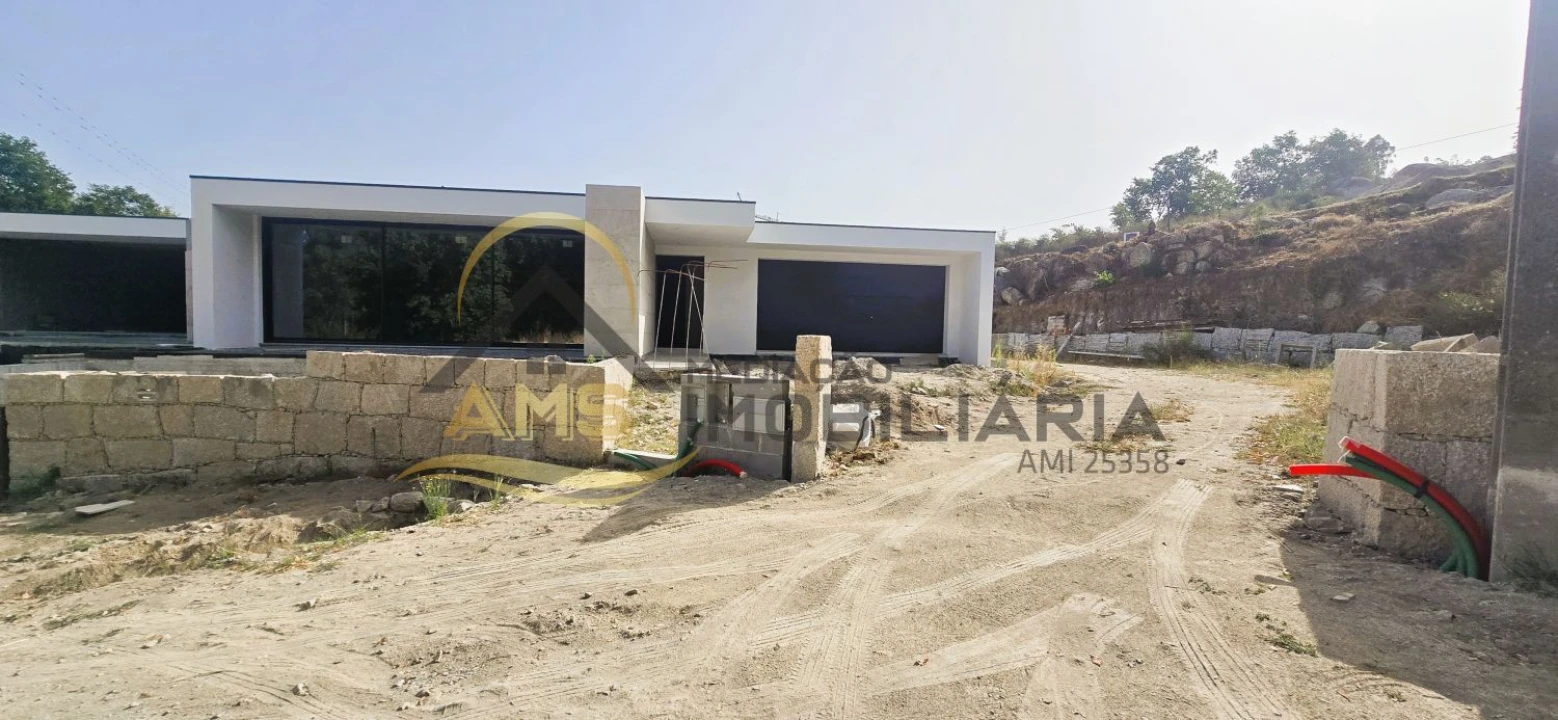 Moradia T3 para Venda em Cepães e Fareja Foto 3