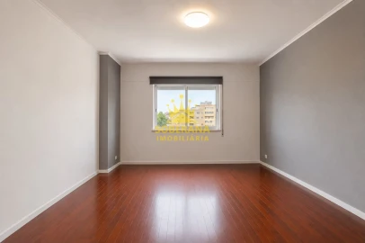 Apartamento T2 para Venda em Ajuda