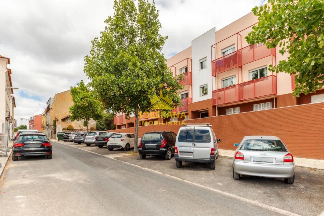 Apartamento T2 para Venda em Ajuda Foto 42
