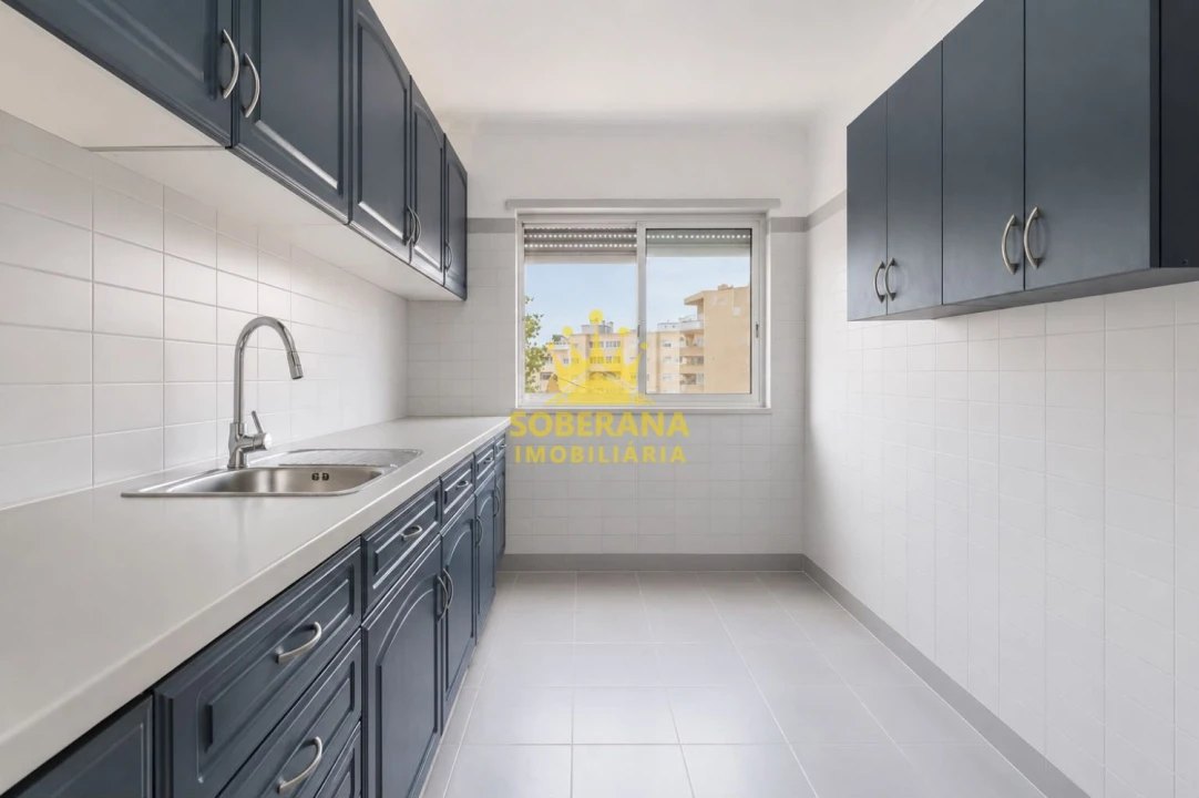 Apartamento T2 para Venda em Ajuda Foto 7