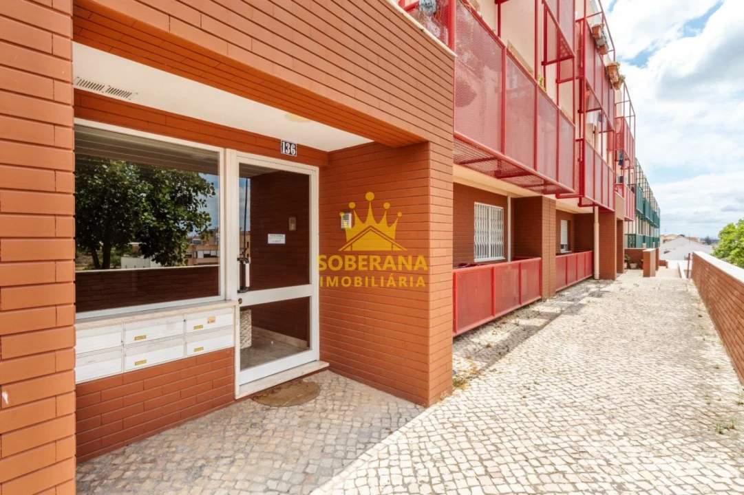 Apartamento T2 para Venda em Ajuda Foto 39