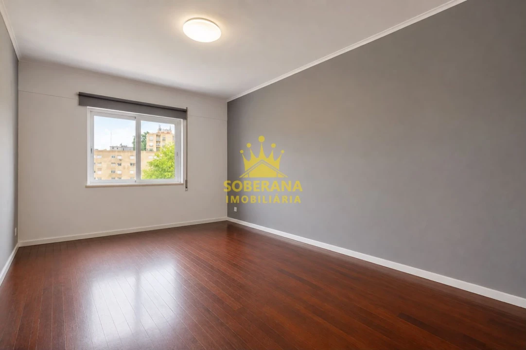 Apartamento T2 para Venda em Ajuda Foto 2