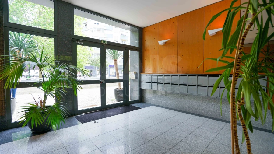 Apartamento T5 para Arrendamento em Lumiar