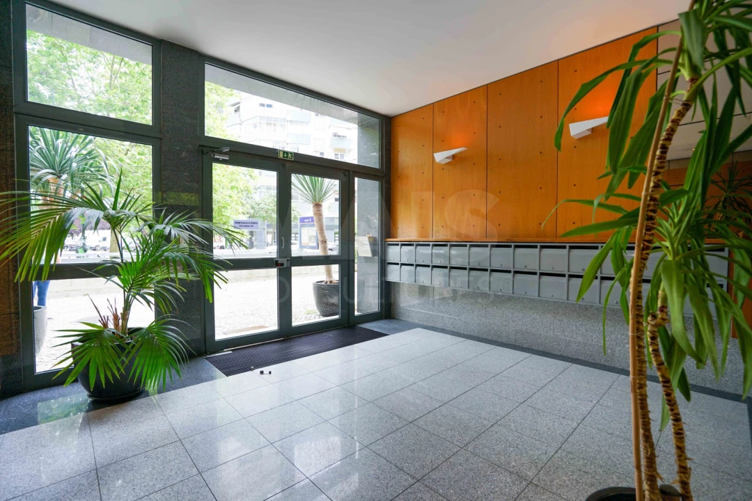 Apartamento T5 para Arrendamento em Lumiar Foto 2