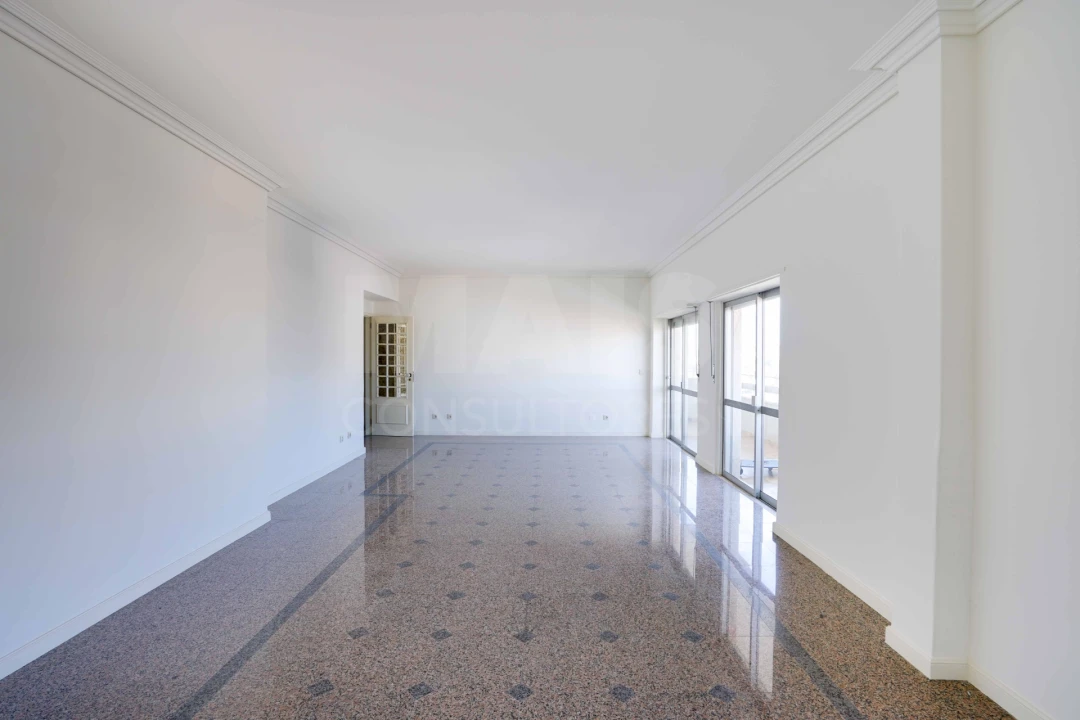 Apartamento T5 para Arrendamento em Lumiar Foto 5