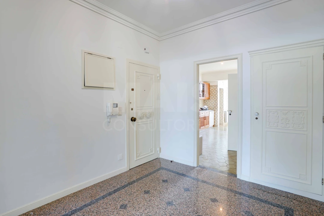 Apartamento T5 para Arrendamento em Lumiar Foto 12