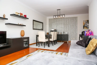Apartamento T3 para Venda em Póvoa de Santa Iria e Forte da Casa