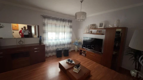 Apartamento T2 para Venda em Atouguia da Baleia