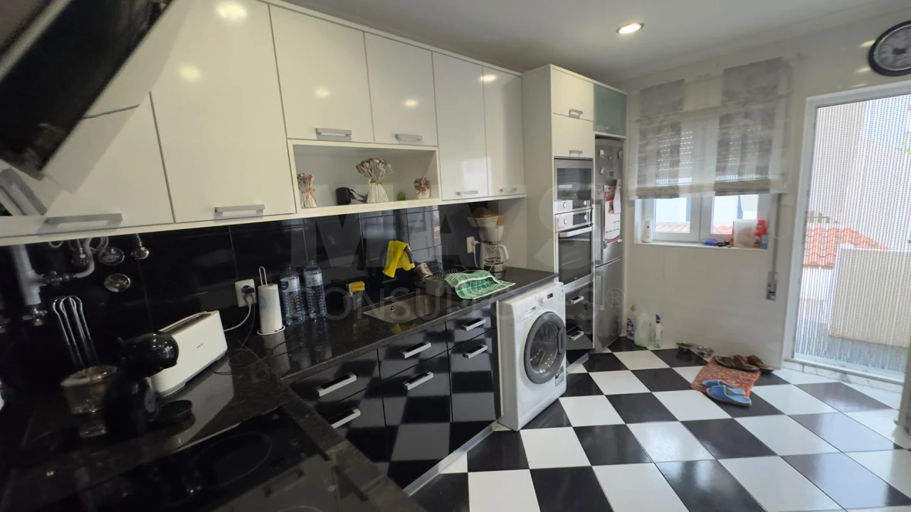 Apartamento T2 para Venda em Atouguia da Baleia Foto 4