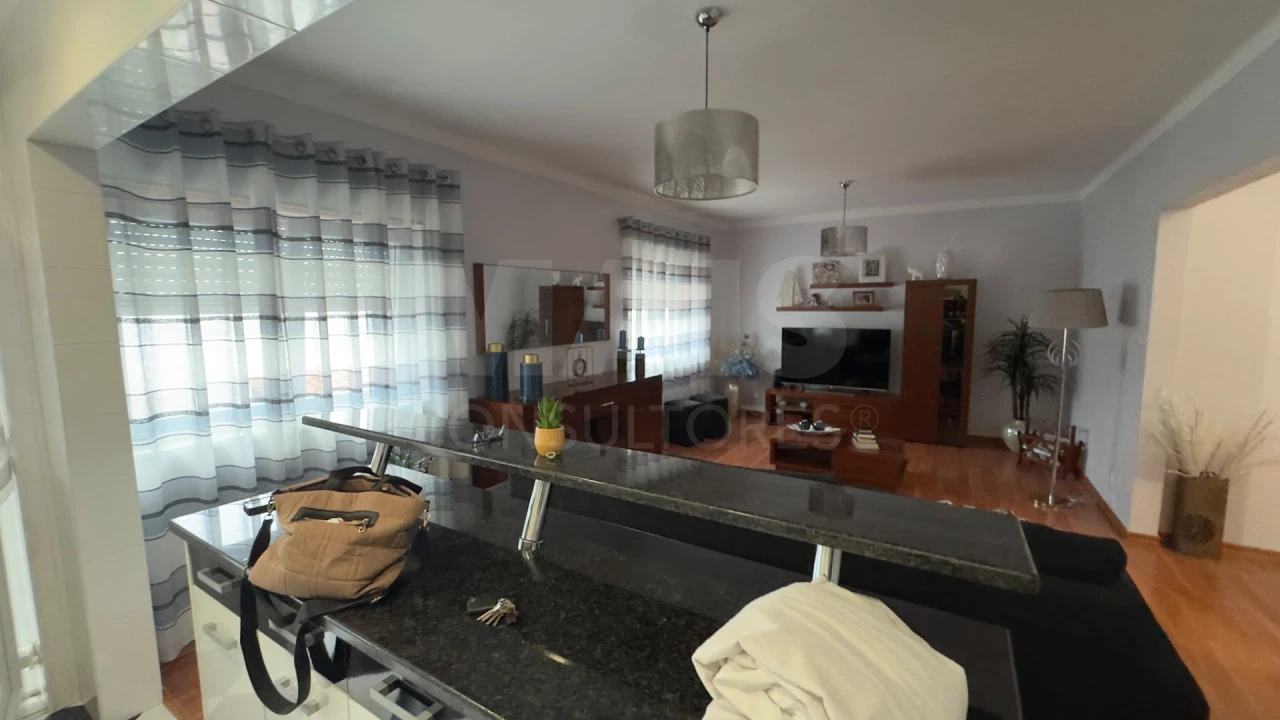 Apartamento T2 para Venda em Atouguia da Baleia Foto 3