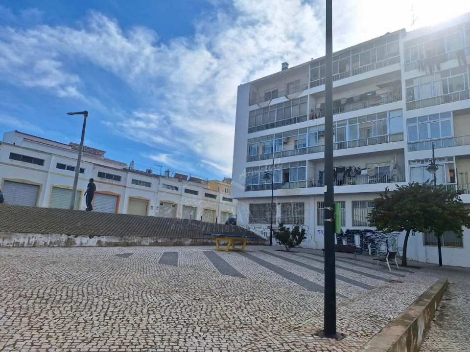 Garagem para Venda em Faro (Sé e São Pedro) Foto 11