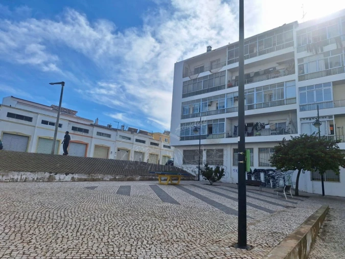Garagem para Venda em Faro (Sé e São Pedro) Foto 11