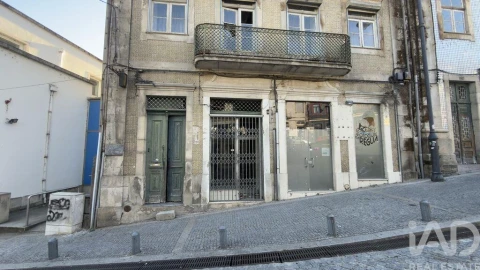 Prédio para Venda em Peso da Régua e Godim