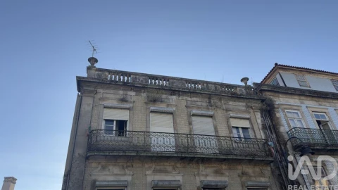 Prédio para Venda em Peso da Régua e Godim