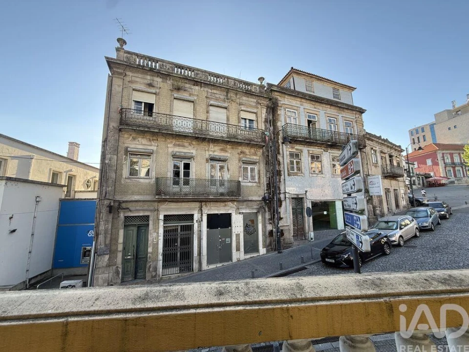 Prédio para Venda em Peso da Régua e Godim Foto 2