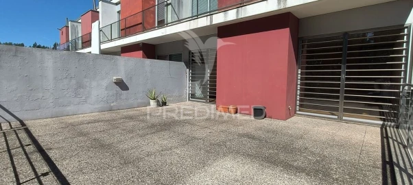 Moradia T5 para Venda em Nogueira e Silva Escura