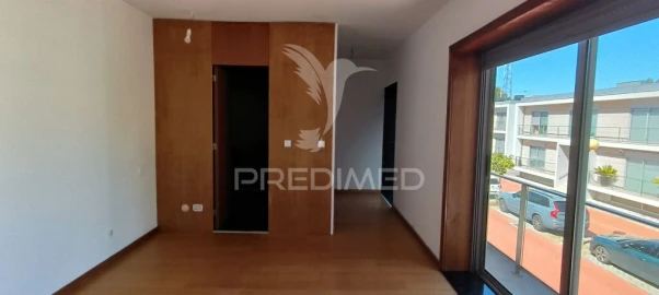 Moradia T5 para Venda em Nogueira e Silva Escura