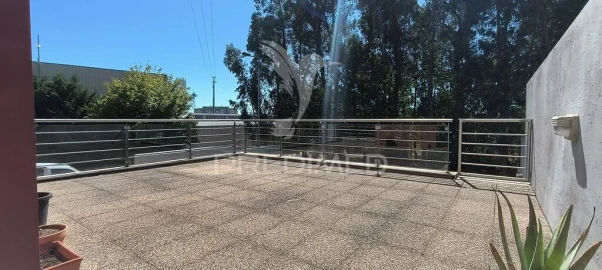Moradia T5 para Venda em Nogueira e Silva Escura