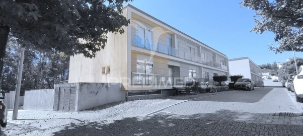 Moradia T5 para Venda em Nogueira e Silva Escura